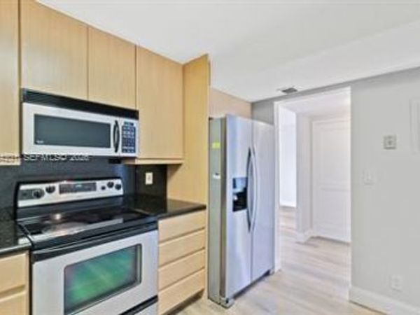 2500 Parkview Dr , Unit 1216, Hallandale Beach, FL 33009
