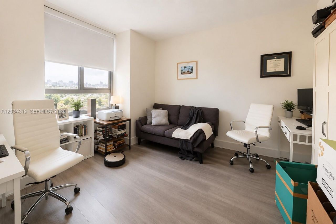 90 SW 3rd St , Unit 1413, Miami, FL 33130 Photo