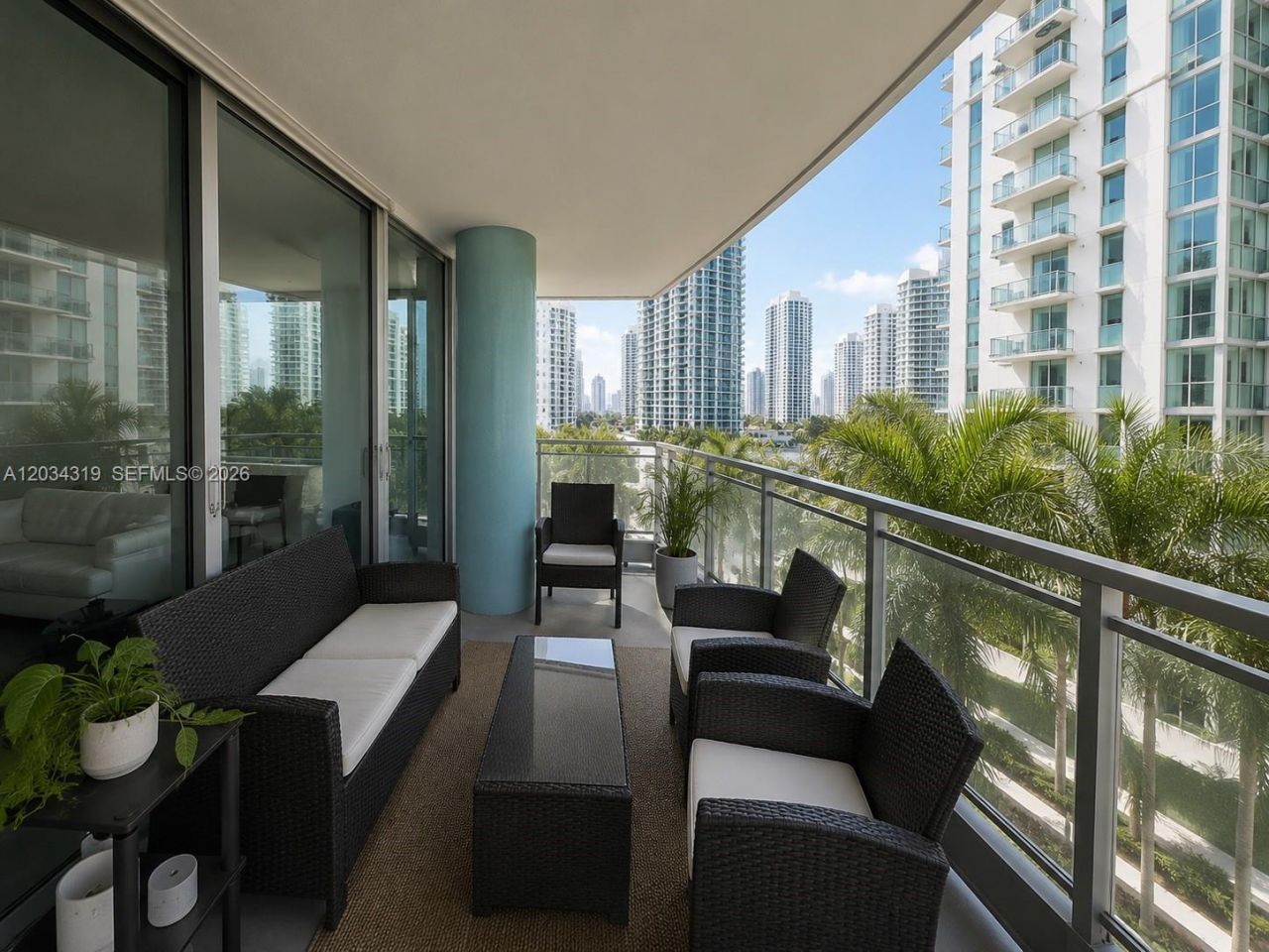 90 SW 3rd St , Unit 1413, Miami, FL 33130 Photo