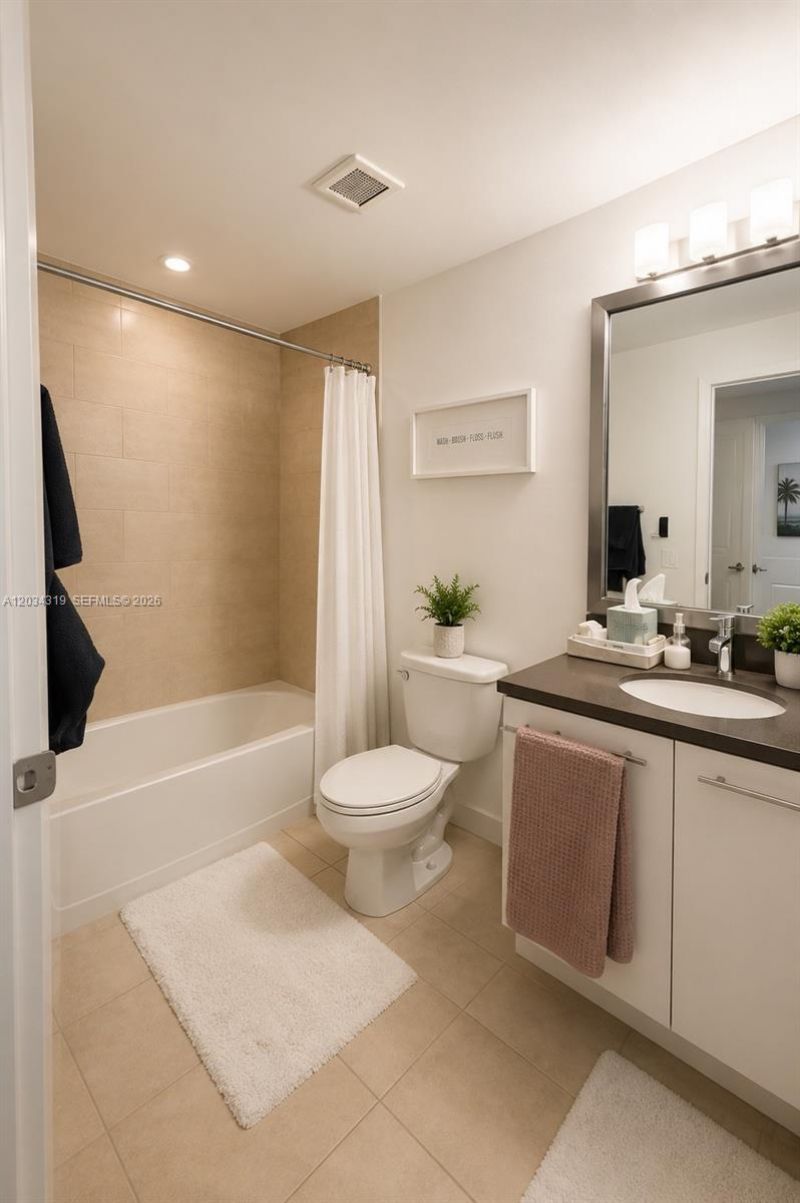 90 SW 3rd St , Unit 1413, Miami, FL 33130 Photo