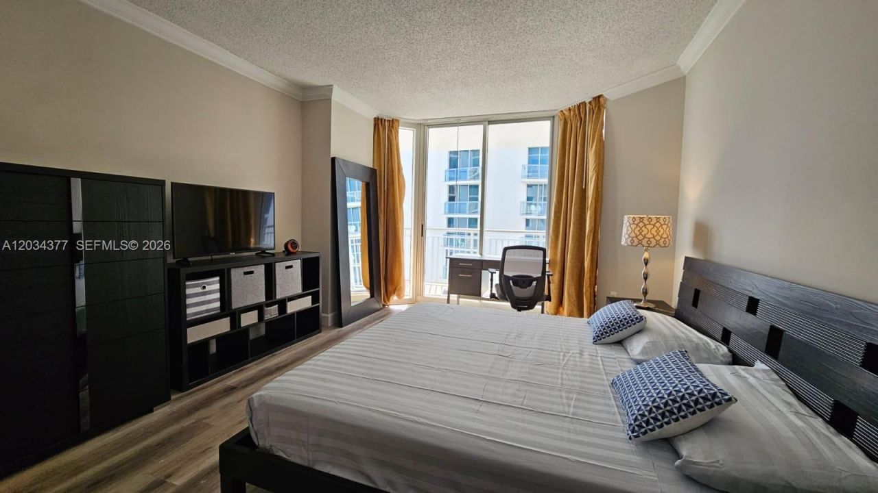 17375 Collins Ave , Unit 2304, Sunny Isles Beach, FL 33160 Photo