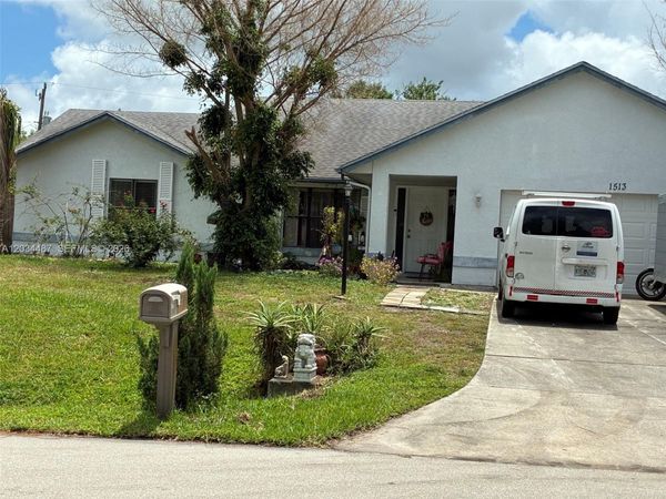 1513 SW Apricot Rd , Port St. Lucie, FL 34953