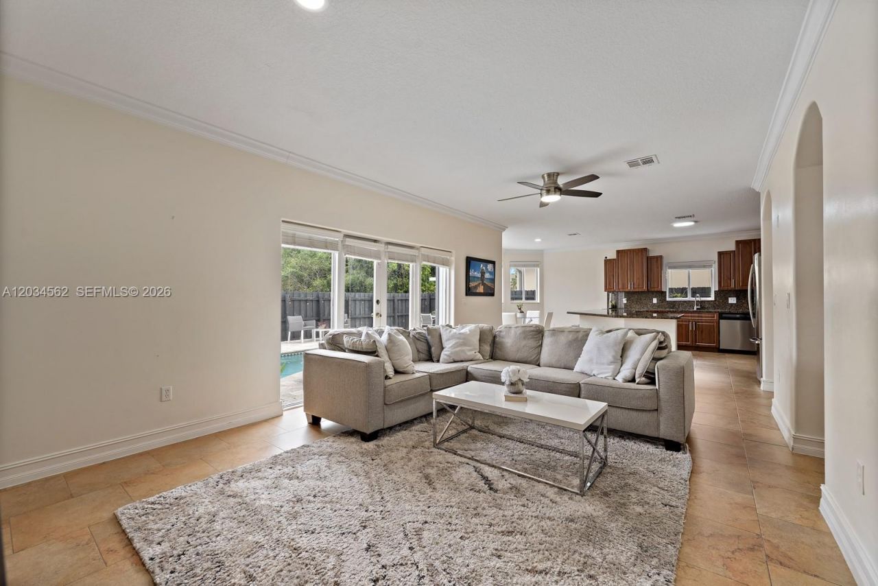 15651 SW 14th St , Miami, FL 33194 Photo