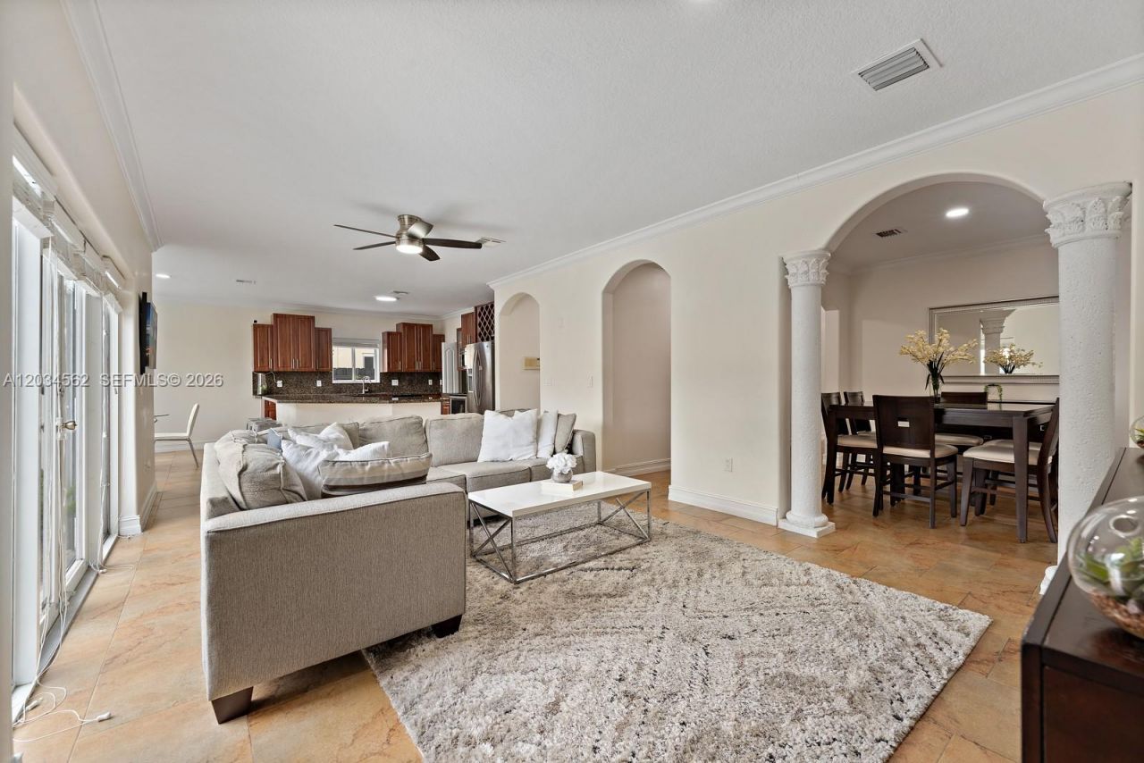 15651 SW 14th St , Miami, FL 33194 Photo
