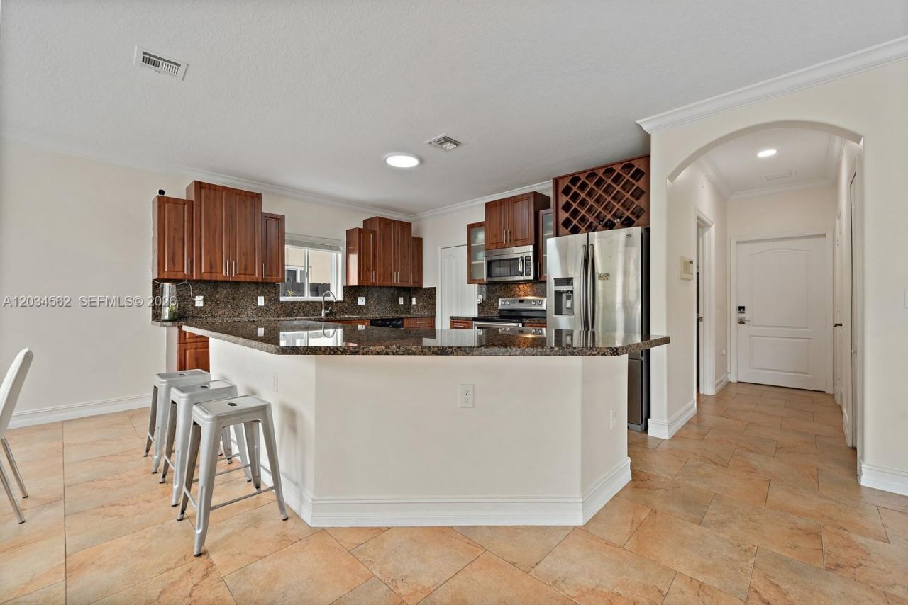 15651 SW 14th St , Miami, FL 33194 Photo