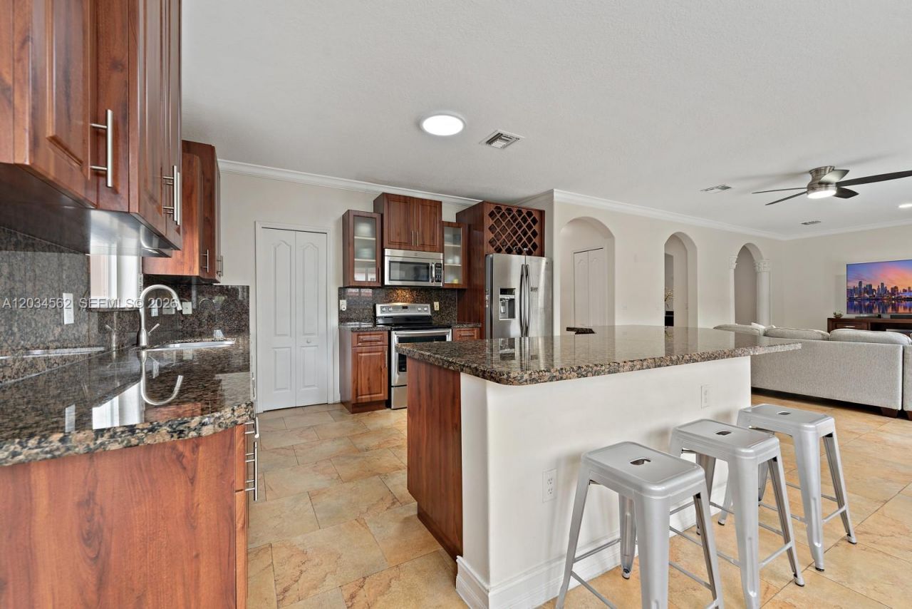 15651 SW 14th St , Miami, FL 33194 Photo