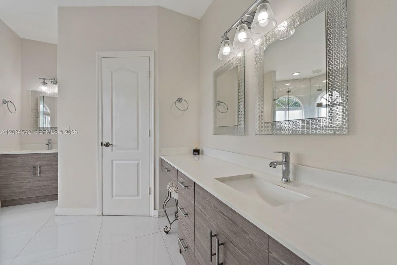 15651 SW 14th St , Miami, FL 33194 Photo