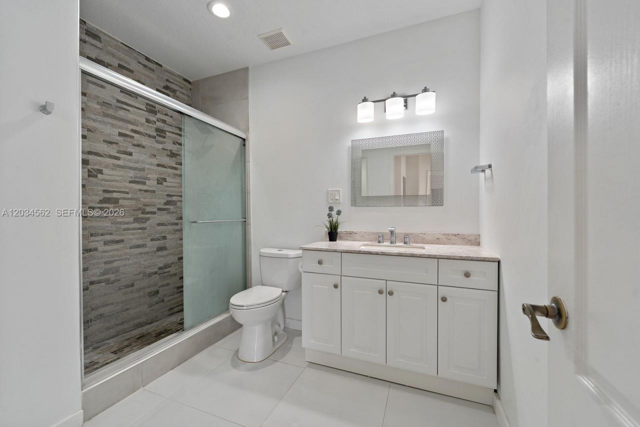 15651 SW 14th St , Miami, FL 33194 Photo