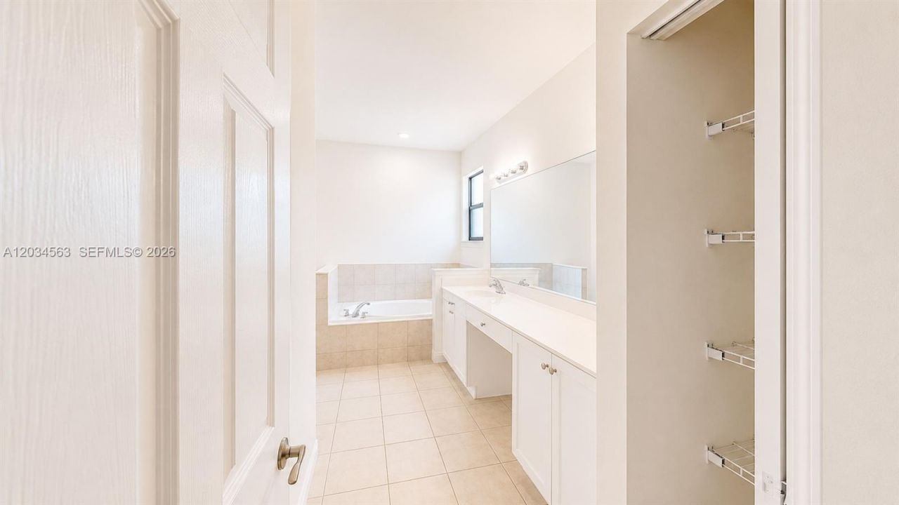 2434 NE 1st St , Unit 2434, Homestead, FL 33033 Photo