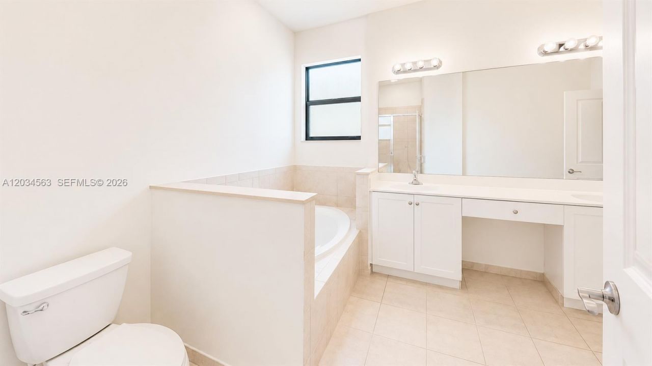 2434 NE 1st St , Unit 2434, Homestead, FL 33033 Photo