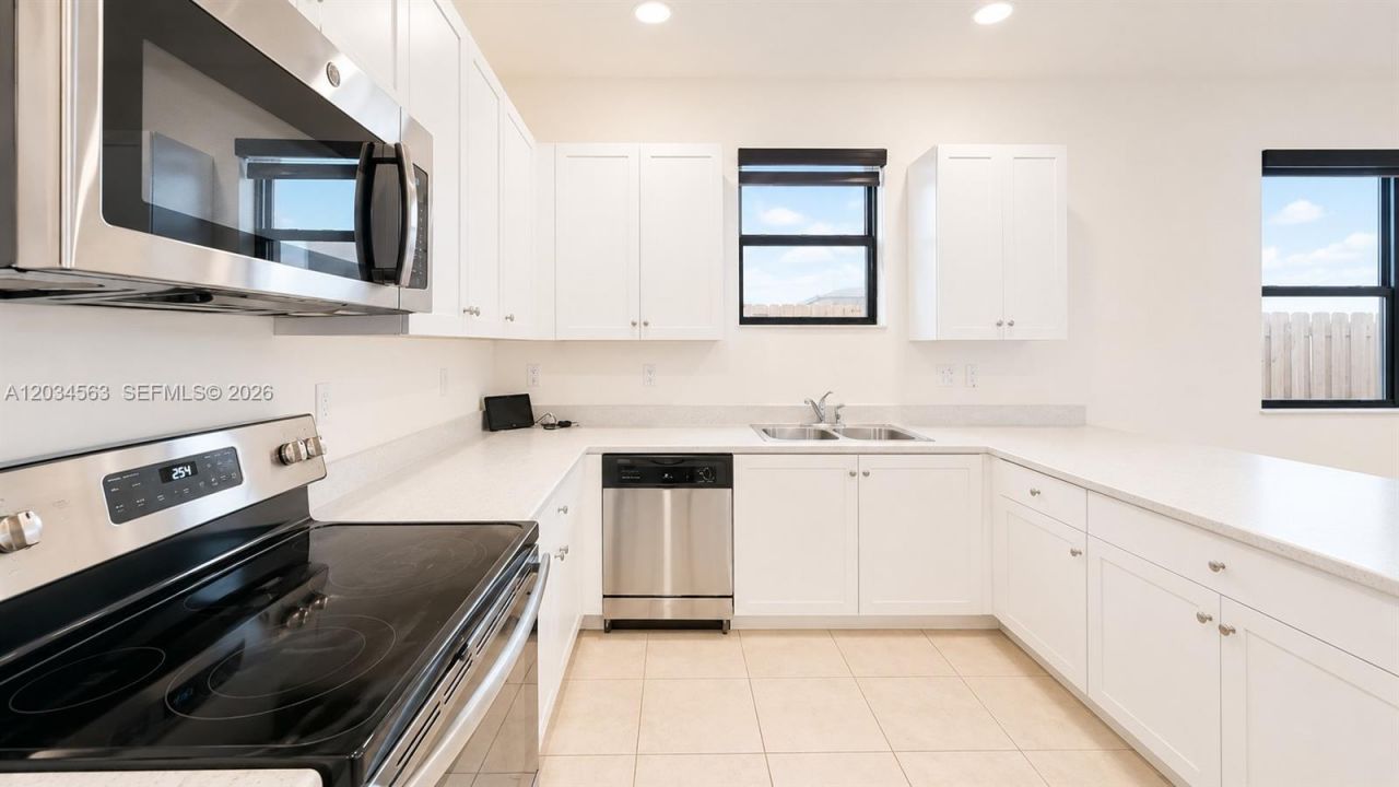 2434 NE 1st St , Unit 2434, Homestead, FL 33033 Photo