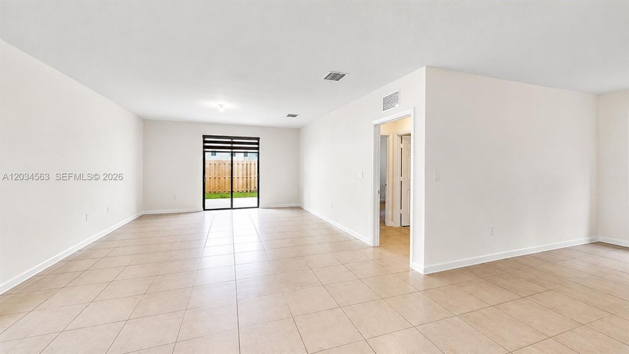 2434 NE 1st St , Unit 2434, Homestead, FL 33033 Photo