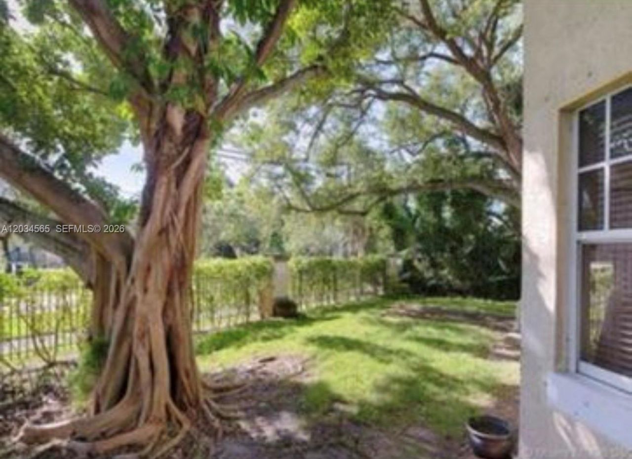 8900 NE 8th Ave , Unit 1109, Miami, FL 33138 Photo