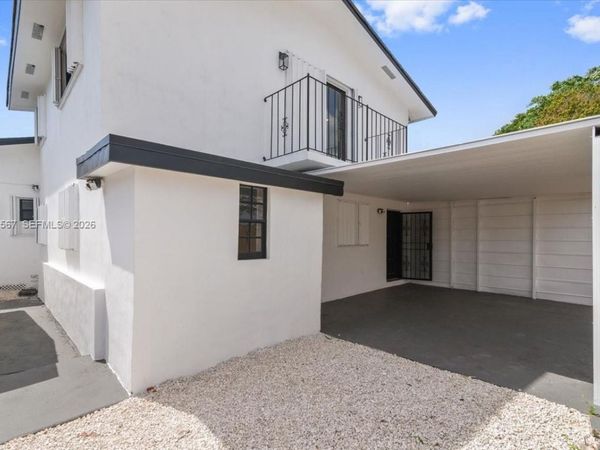 1409 NW 44th St, Unit B, Miami, FL 33142