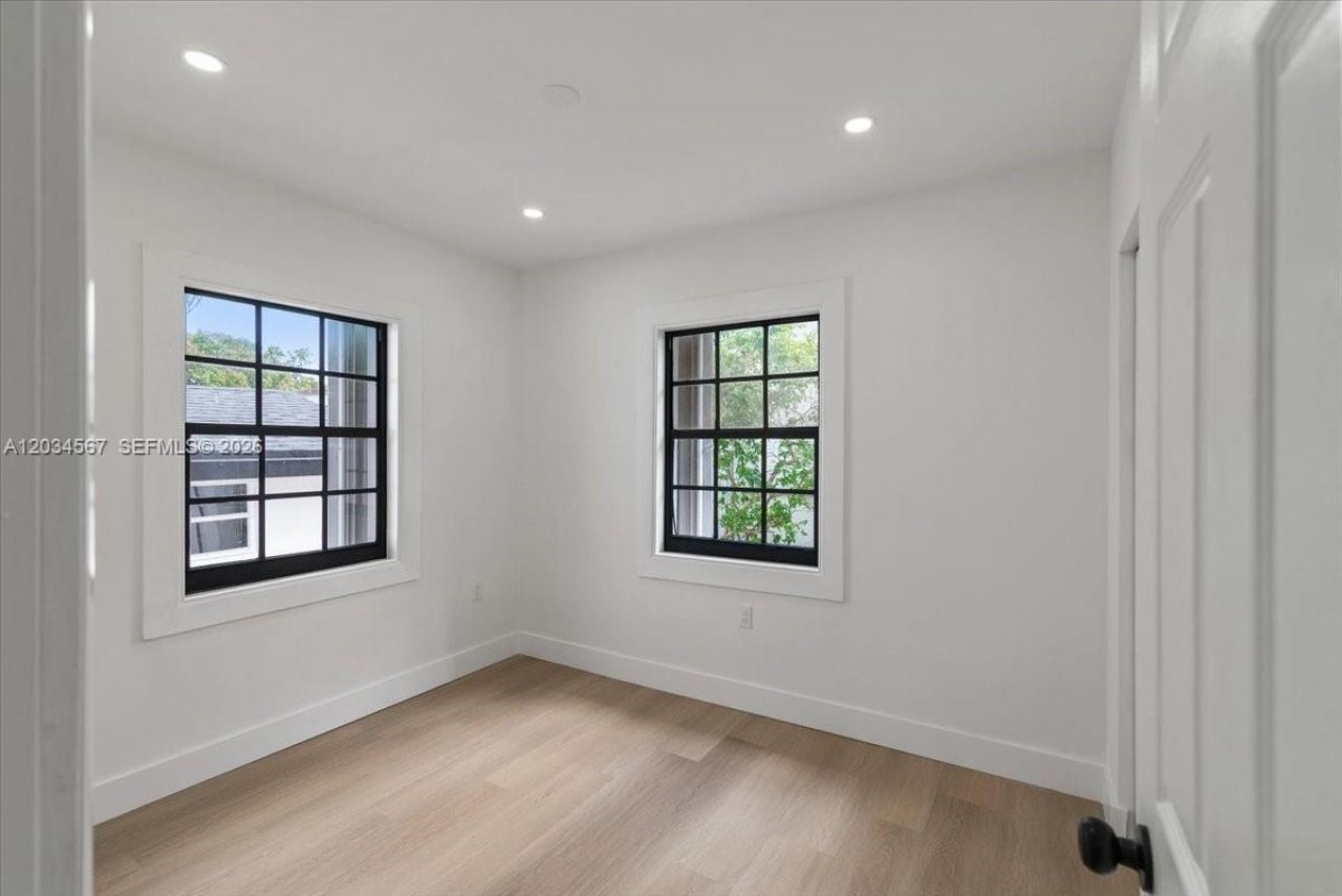 1409 NW 44th St, Unit B, Miami, FL 33142 Photo