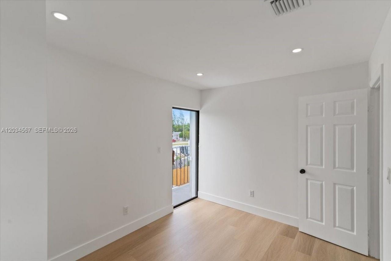 1409 NW 44th St, Unit B, Miami, FL 33142 Photo