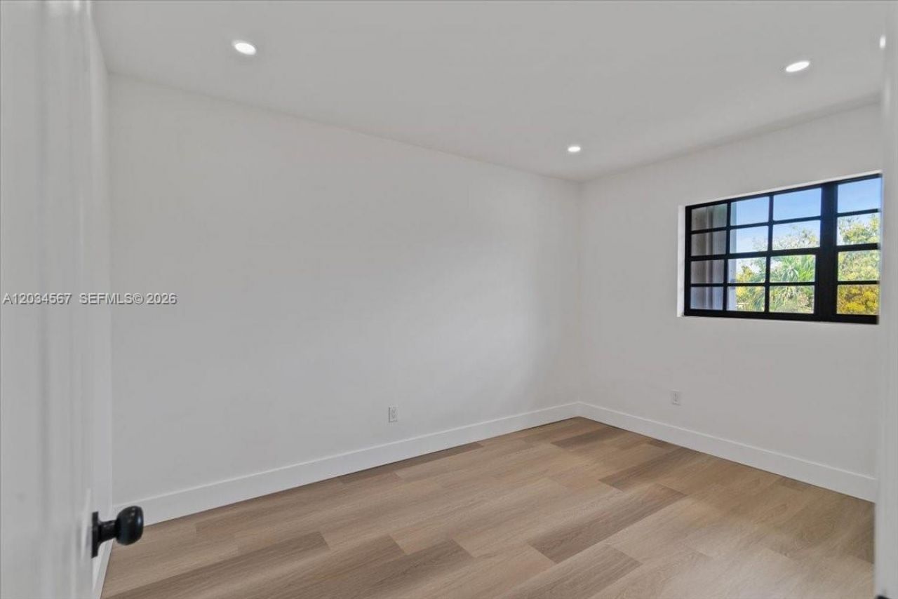 1409 NW 44th St, Unit B, Miami, FL 33142 Photo