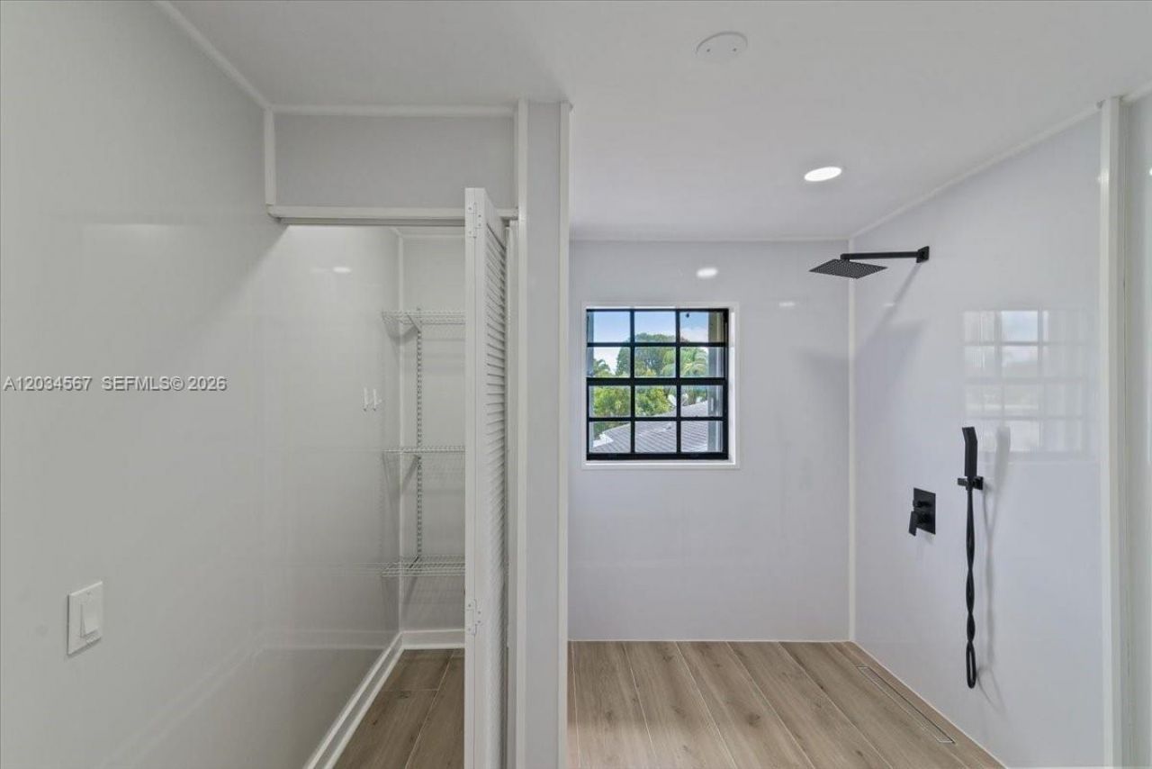 1409 NW 44th St, Unit B, Miami, FL 33142 Photo