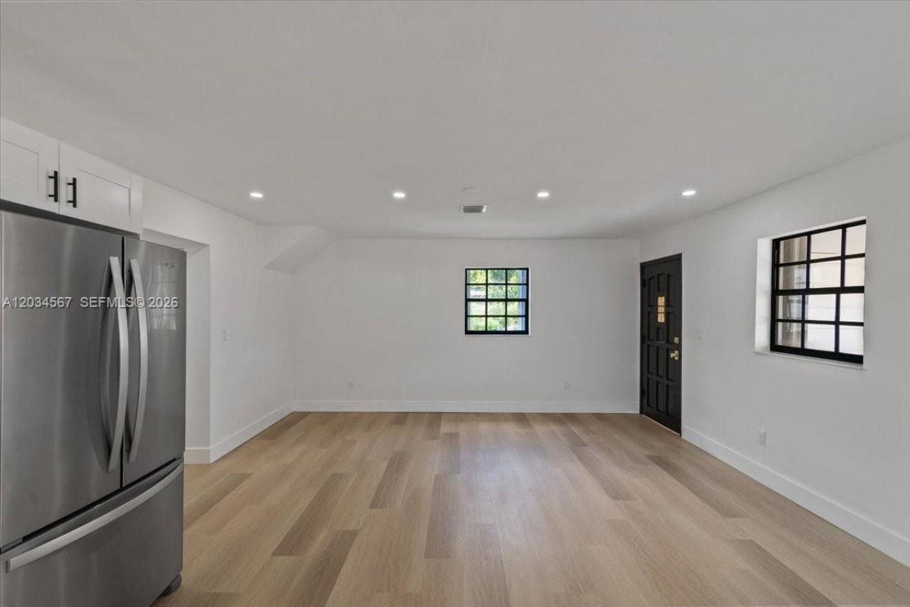 1409 NW 44th St, Unit B, Miami, FL 33142 Photo