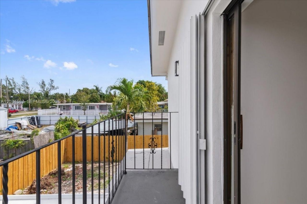 1409 NW 44th St, Unit B, Miami, FL 33142 Photo