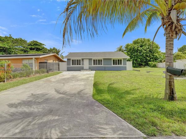 3413 SW 12th Ct, Fort Lauderdale, FL 33312