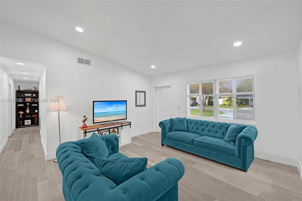 3413 SW 12th Ct, Fort Lauderdale, FL 33312 Photo