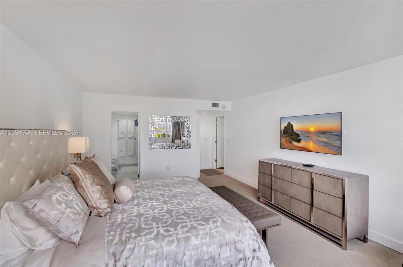 2 Grove Isle Dr , Unit B706, Miami, FL 33133 Photo