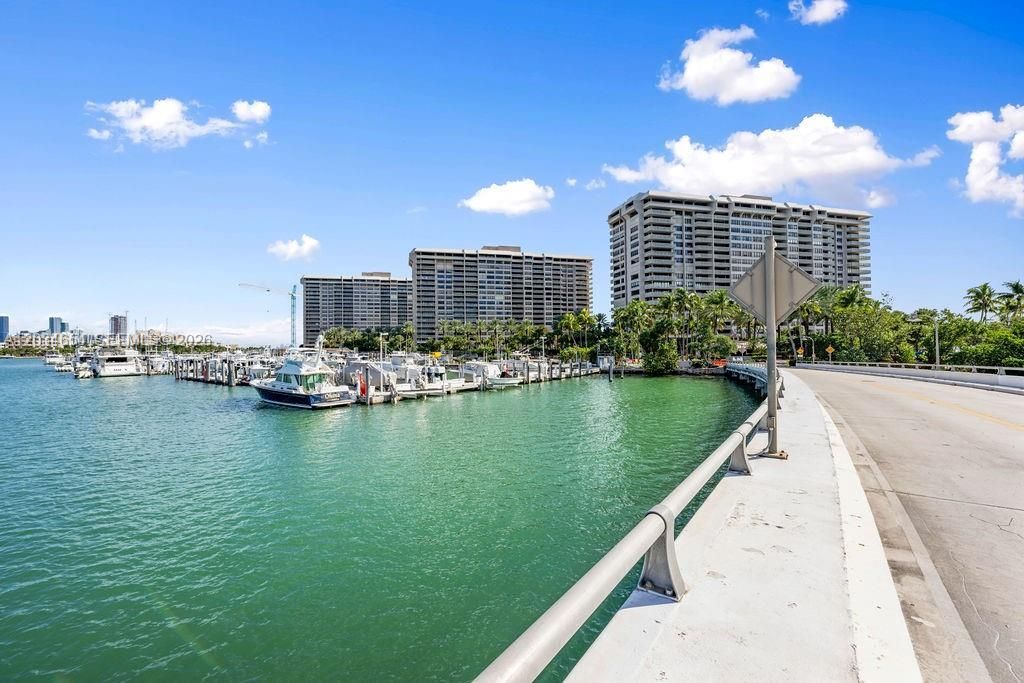 2 Grove Isle Dr , Unit B706, Miami, FL 33133 Photo