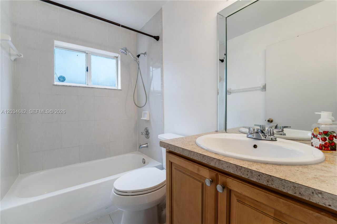17766 SW 154th Pl, Miami, FL 33187 Photo