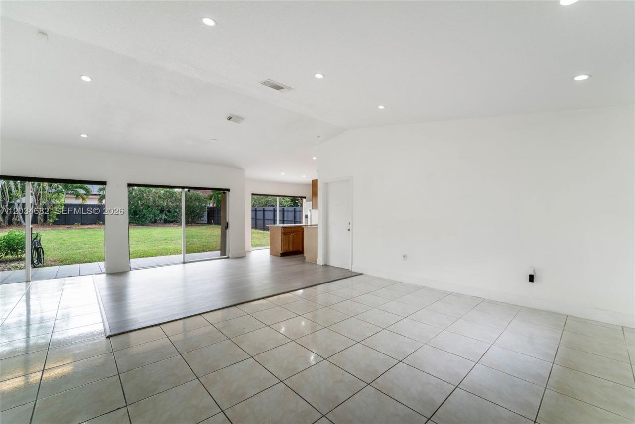 17766 SW 154th Pl, Miami, FL 33187 Photo