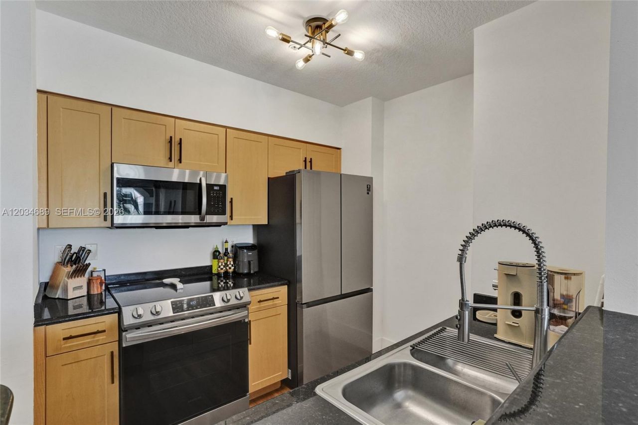 6841 SW 44th St , Unit 305, Miami, FL 33155 Photo