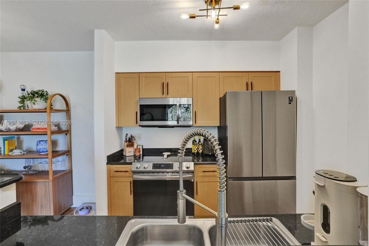 6841 SW 44th St , Unit 305, Miami, FL 33155 Photo