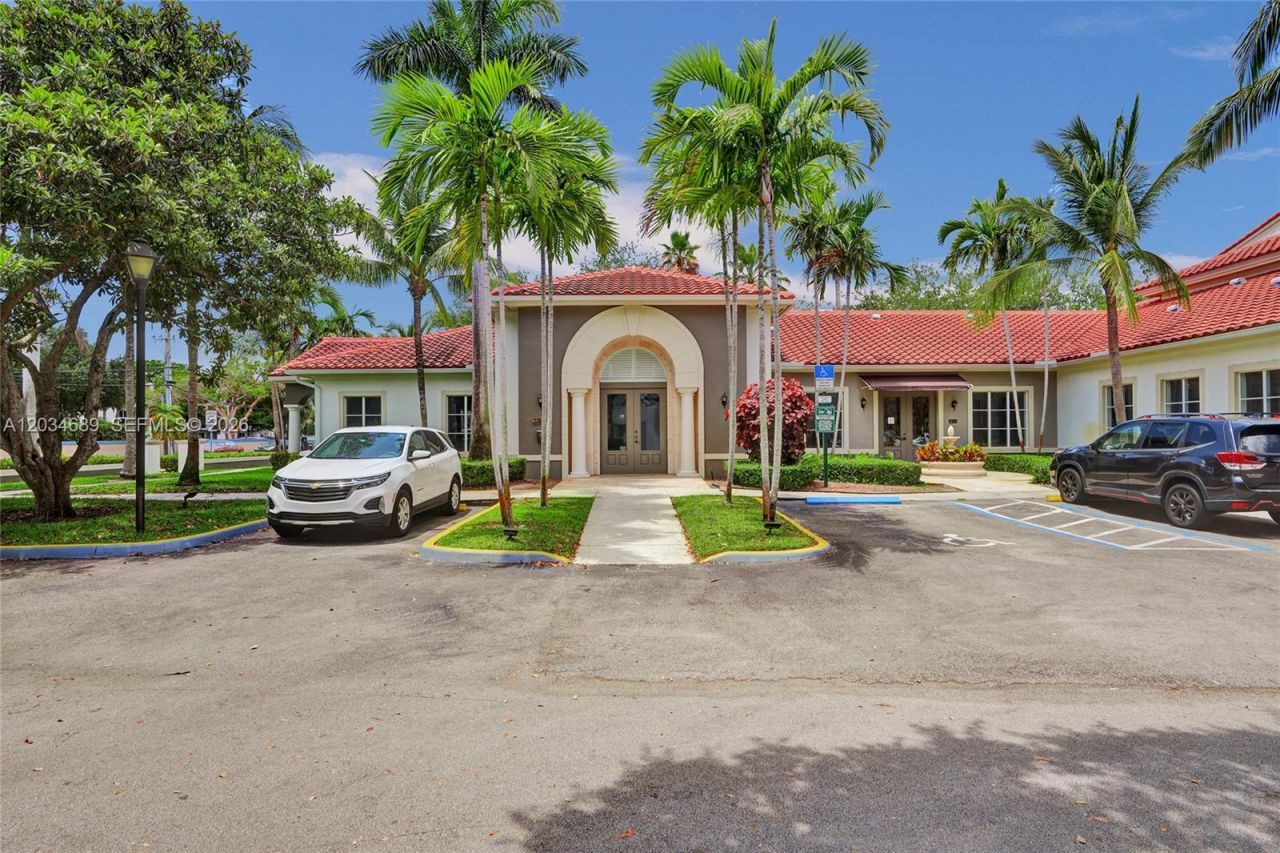 6841 SW 44th St , Unit 305, Miami, FL 33155 Photo