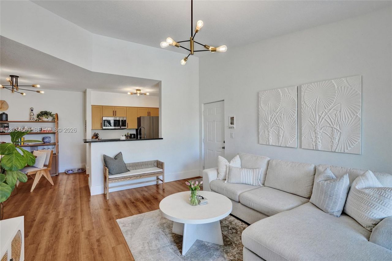 6841 SW 44th St , Unit 305, Miami, FL 33155 Photo