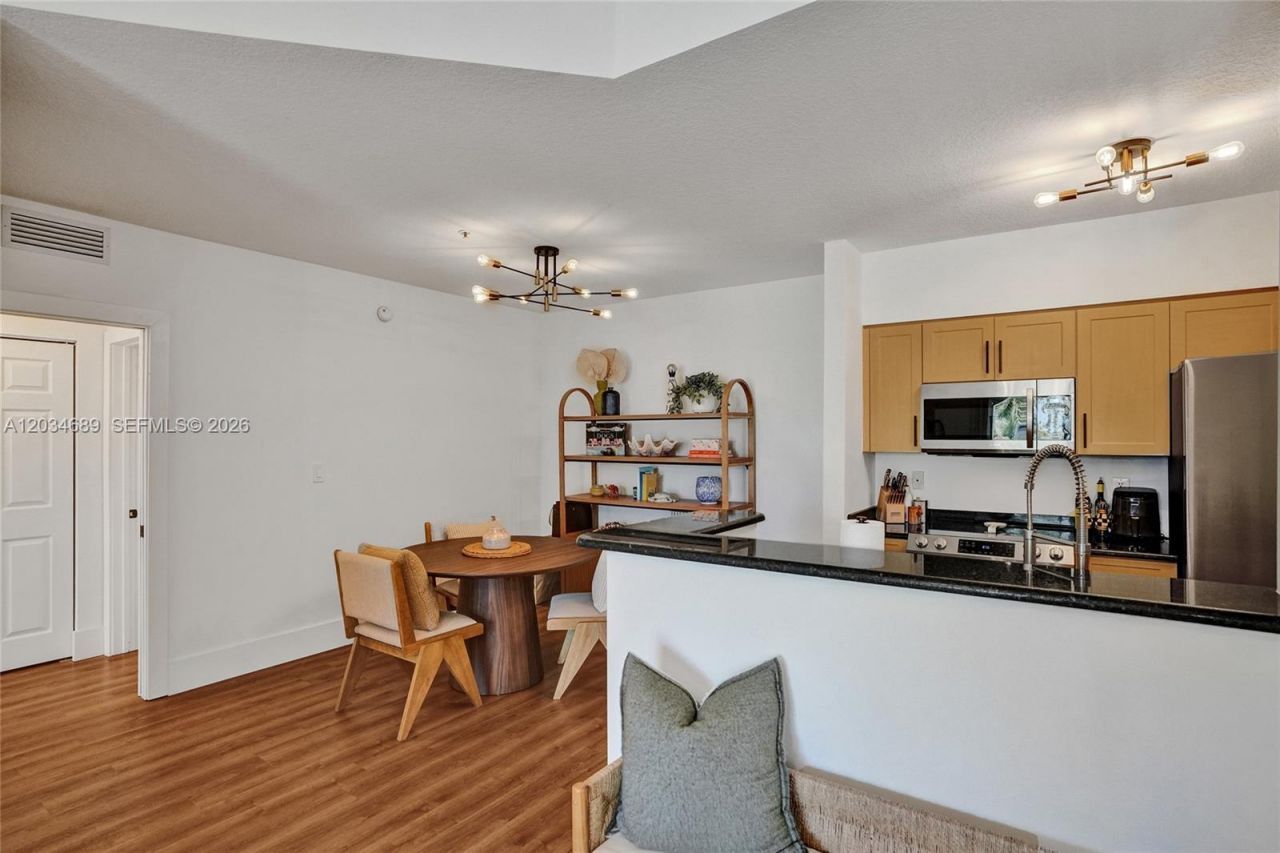 6841 SW 44th St , Unit 305, Miami, FL 33155 Photo