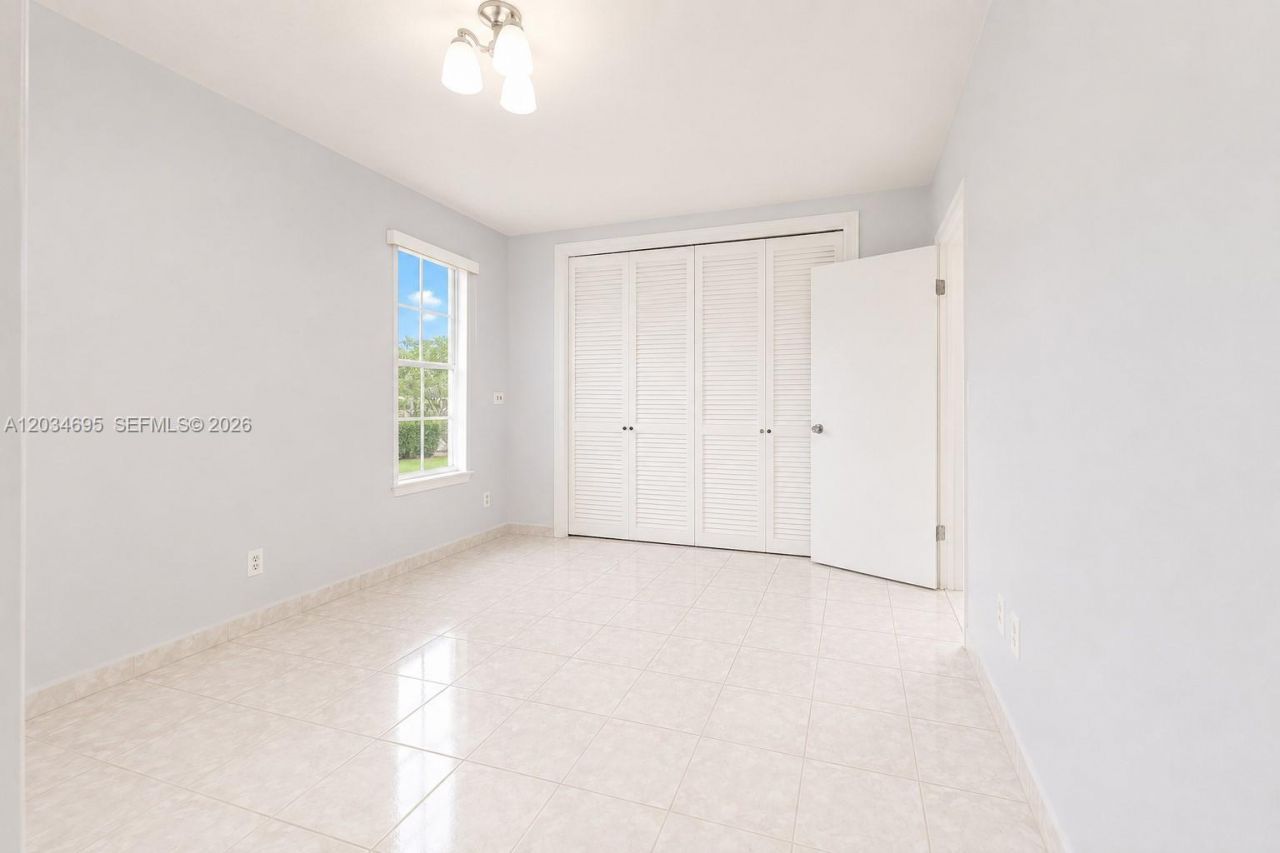 9120 SW 16th St , Miami, FL 33165 Photo