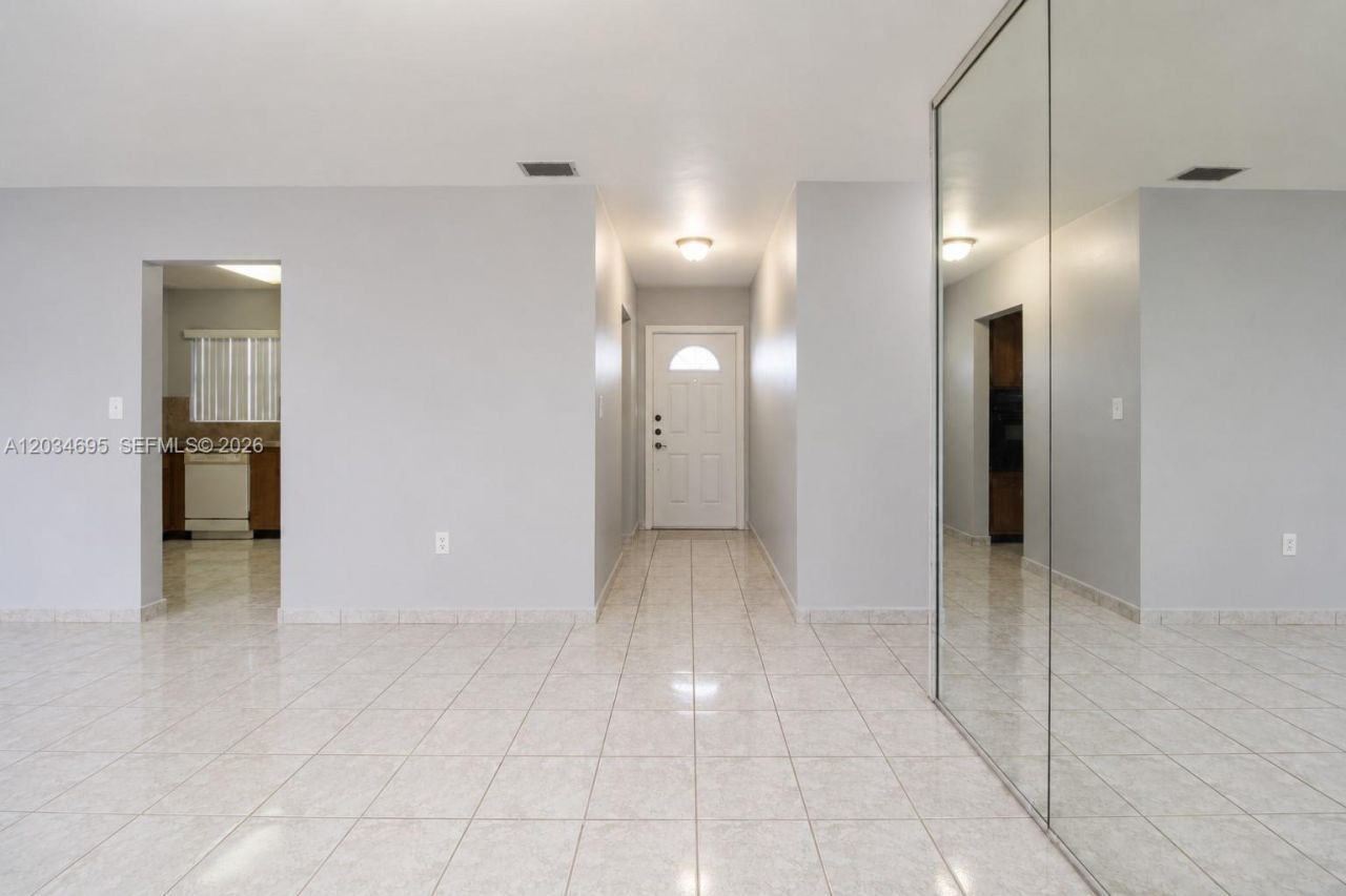 9120 SW 16th St , Miami, FL 33165 Photo