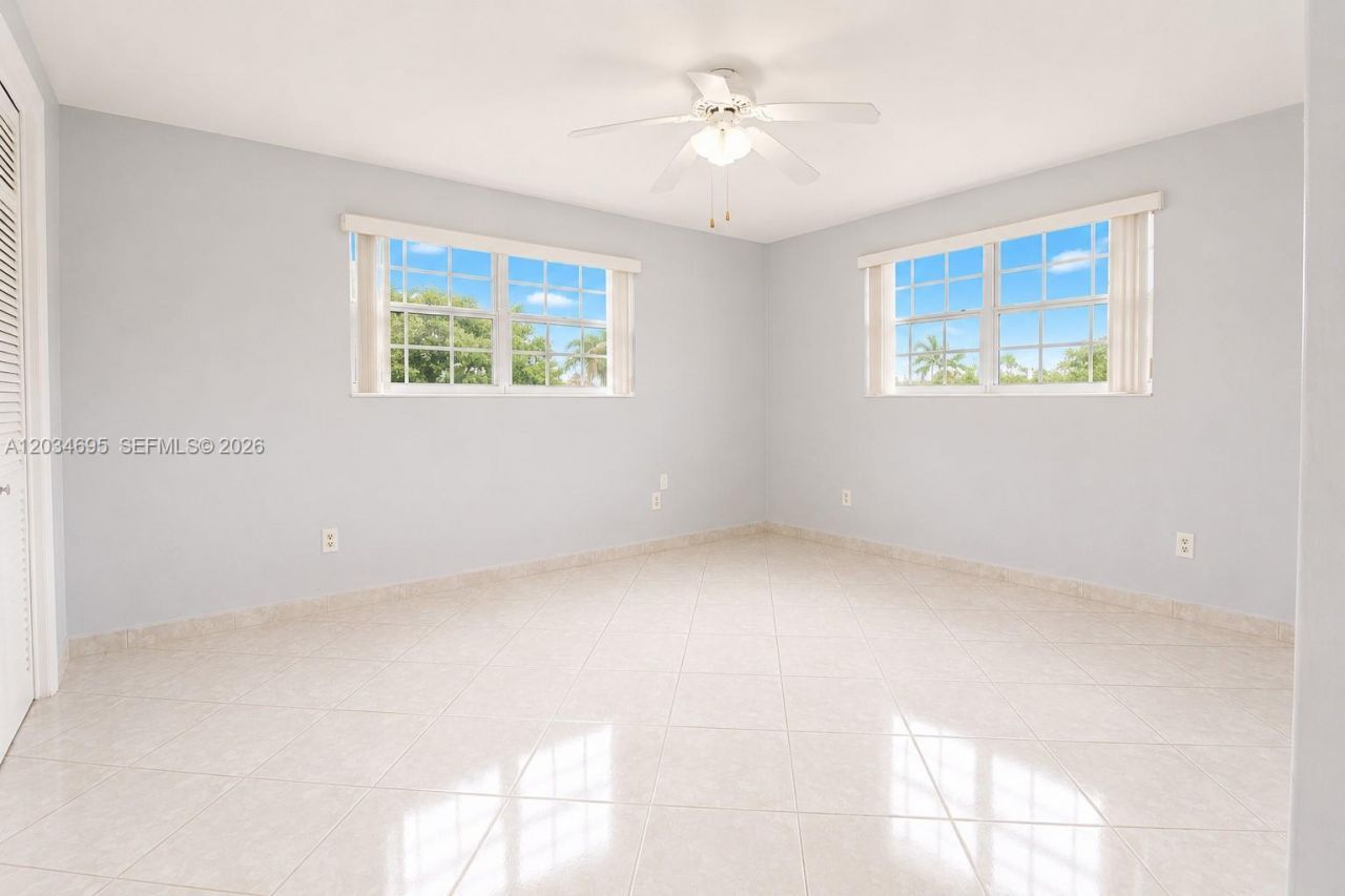 9120 SW 16th St , Miami, FL 33165 Photo