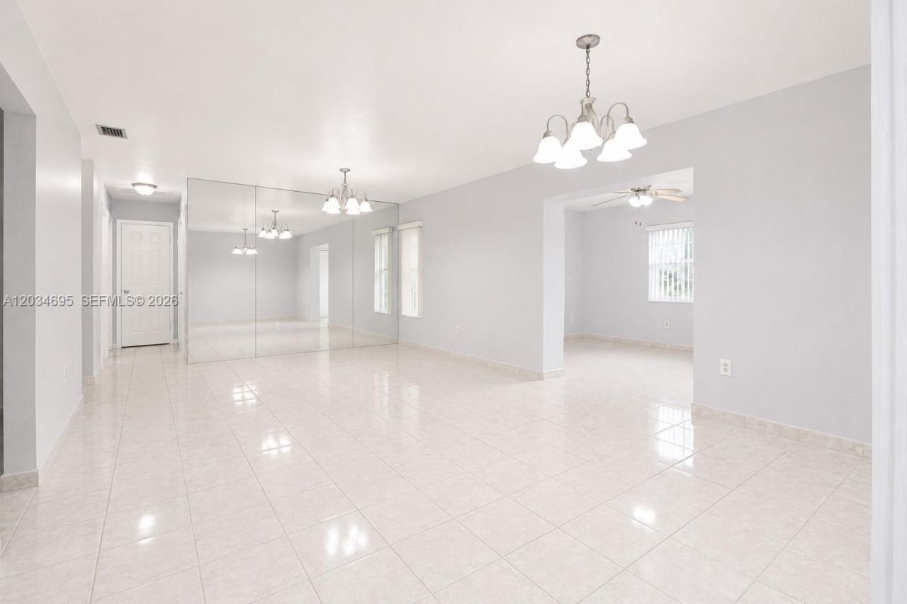 9120 SW 16th St , Miami, FL 33165 Photo