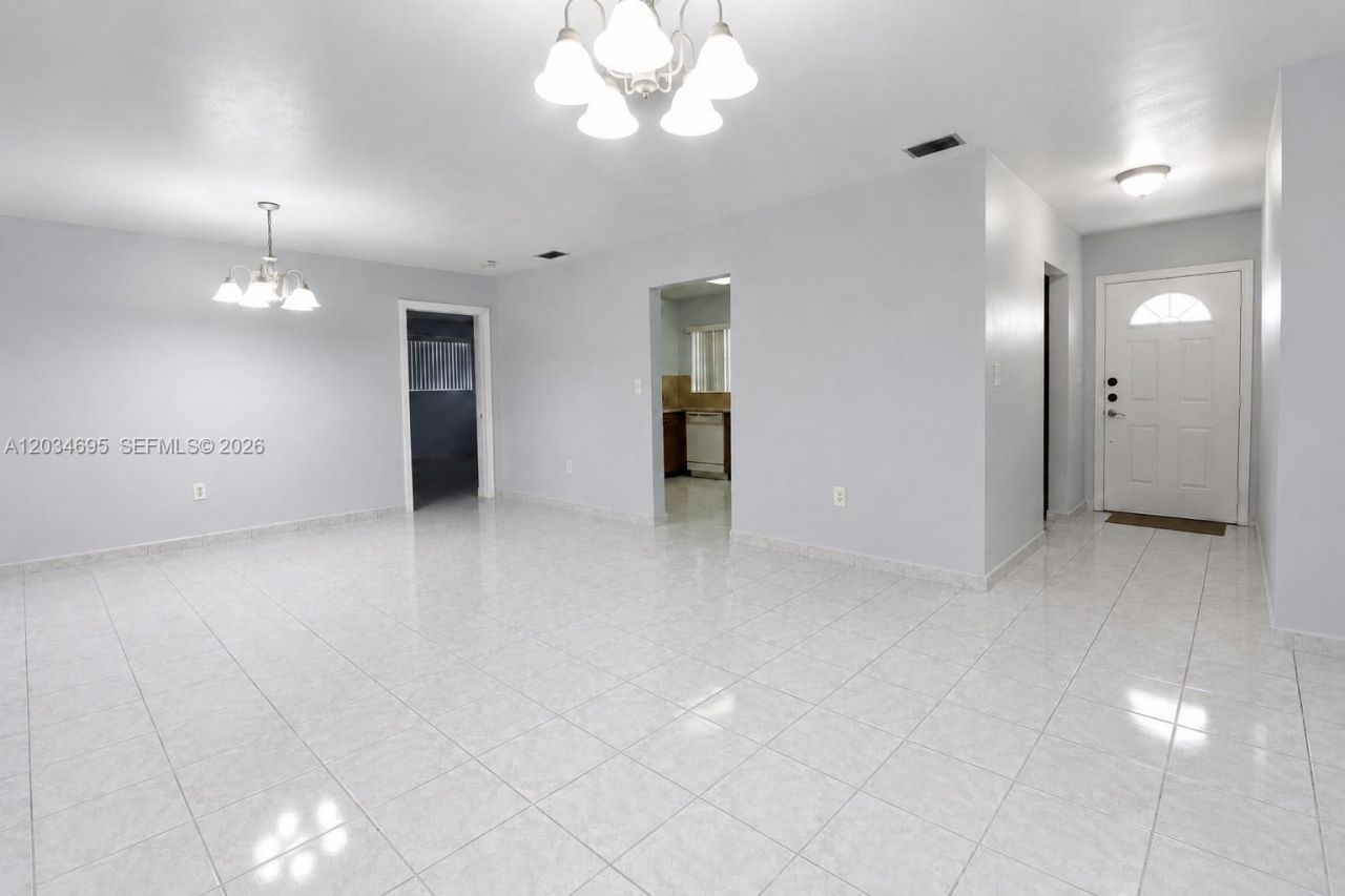 9120 SW 16th St , Miami, FL 33165 Photo