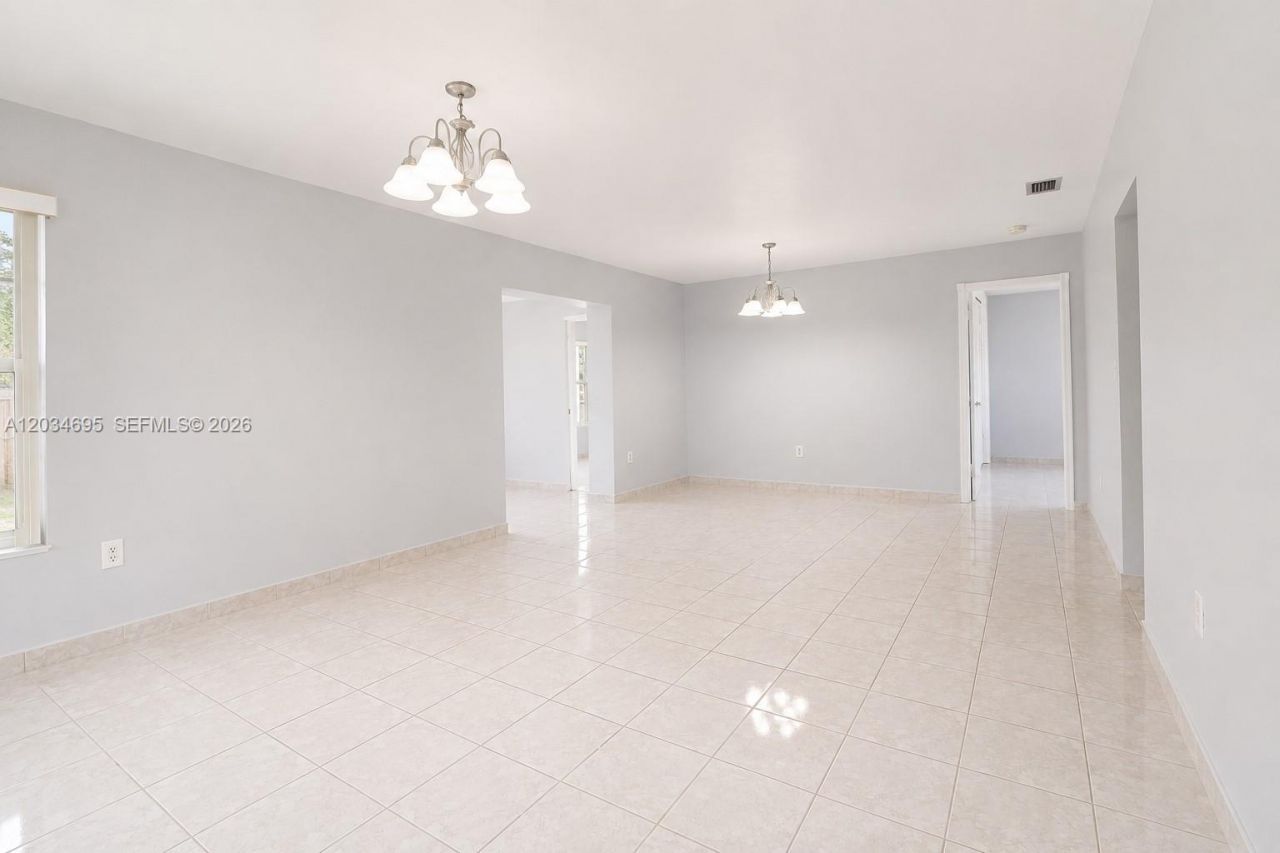 9120 SW 16th St , Miami, FL 33165 Photo