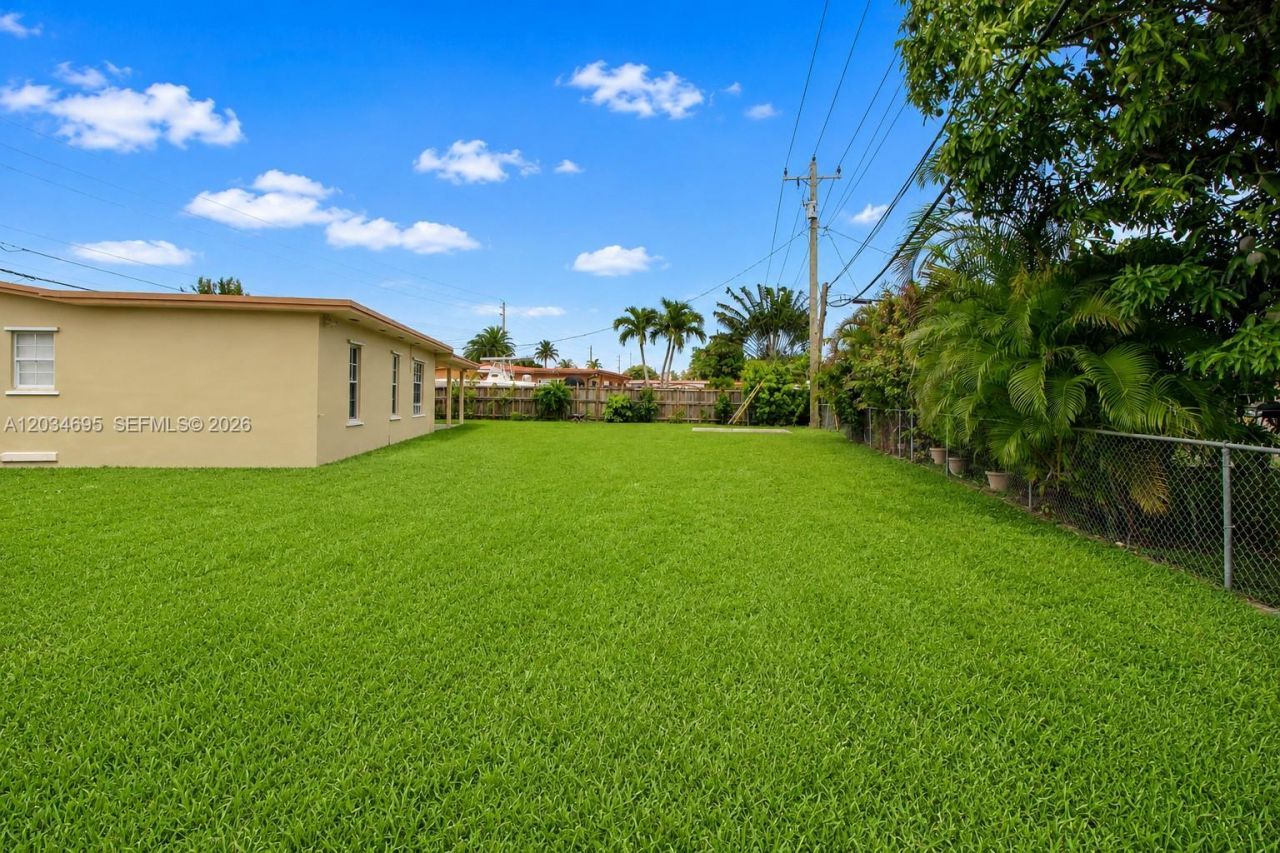 9120 SW 16th St , Miami, FL 33165 Photo