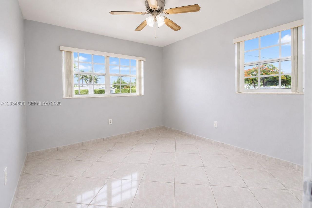 9120 SW 16th St , Miami, FL 33165 Photo