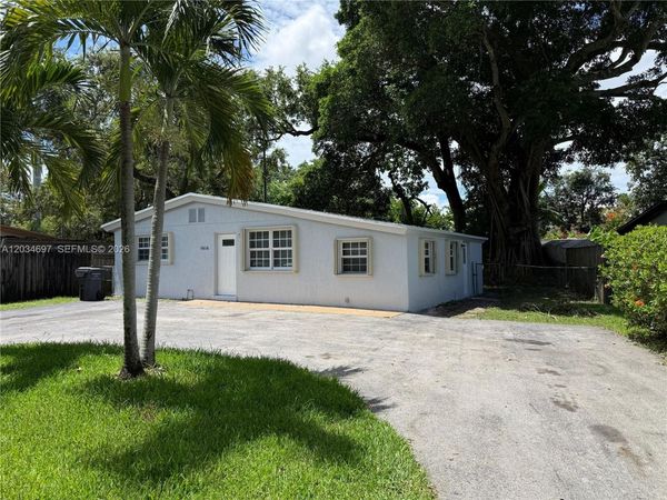 5606 Farragut St , Hollywood, FL 33021
