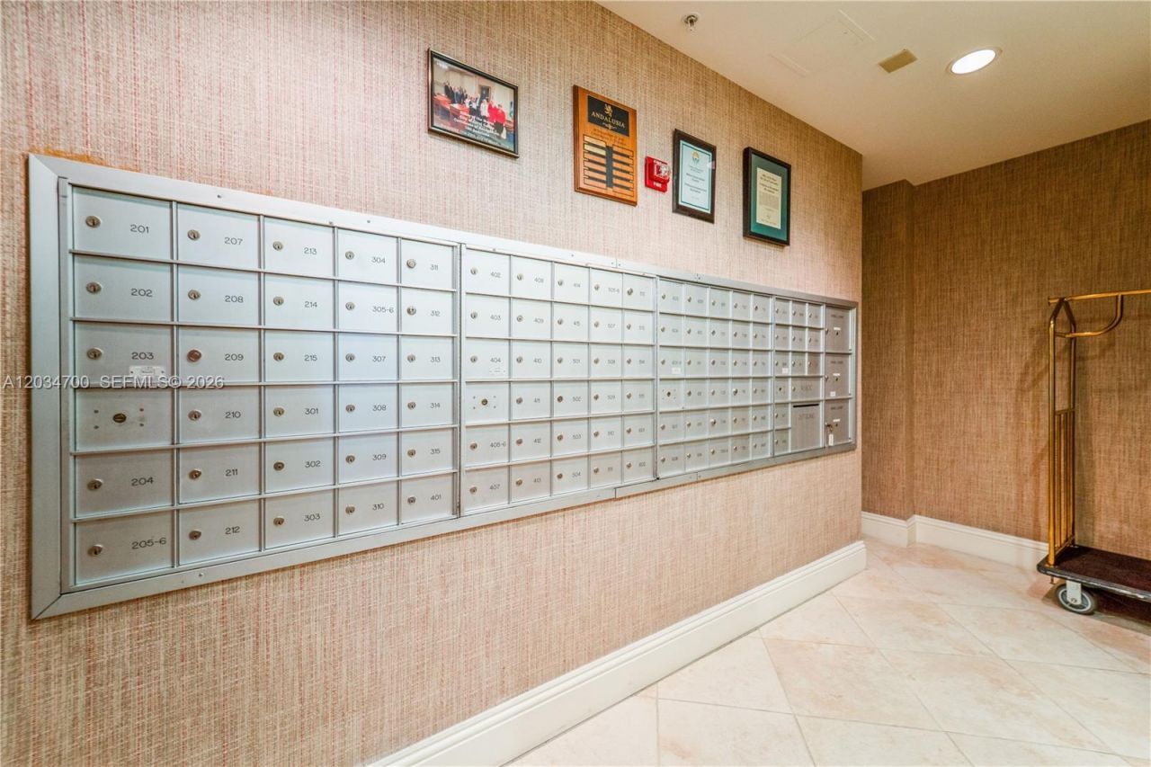 100 Andalusia Ave, Unit 410, Coral Gables, FL 33134 Photo
