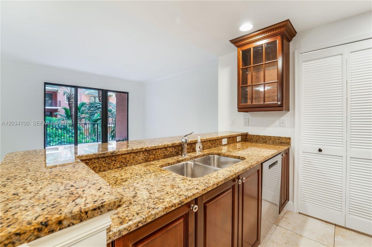 100 Andalusia Ave, Unit 410, Coral Gables, FL 33134 Photo
