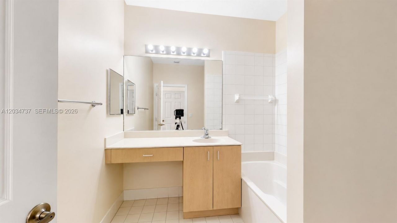 3557 Forest Hill Blvd , Unit 51, Palm Springs, FL 33406 Photo