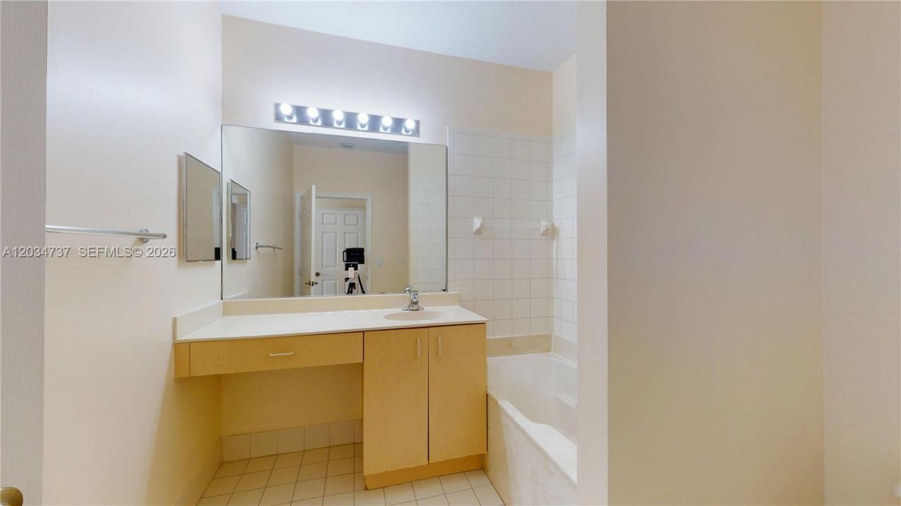 3557 Forest Hill Blvd , Unit 51, Palm Springs, FL 33406 Photo