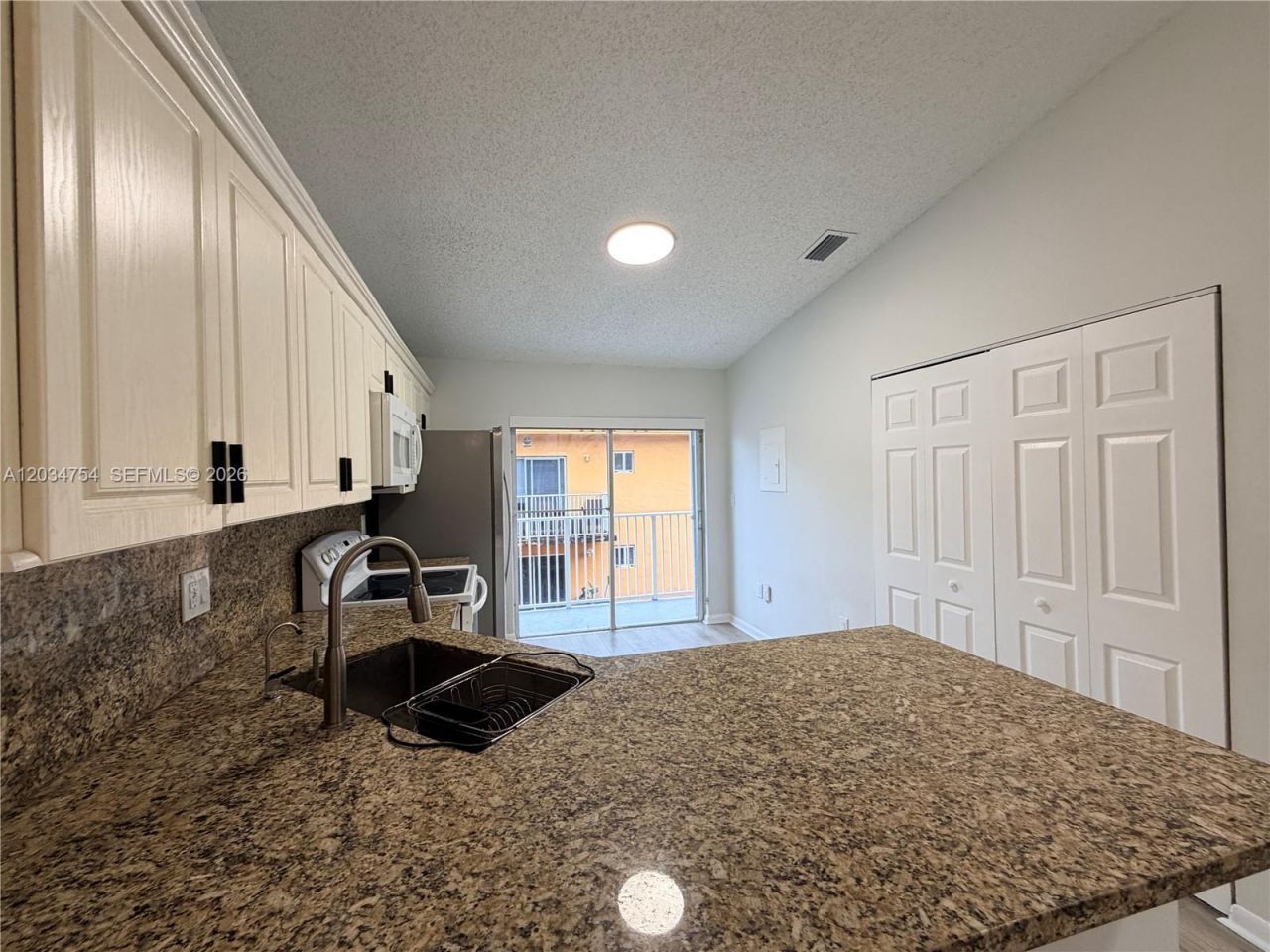 7730 W 34th Ln , Unit 14-202, Hialeah, FL 33018 Photo