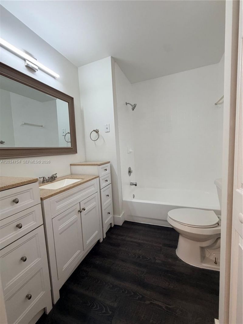 7730 W 34th Ln , Unit 14-202, Hialeah, FL 33018 Photo
